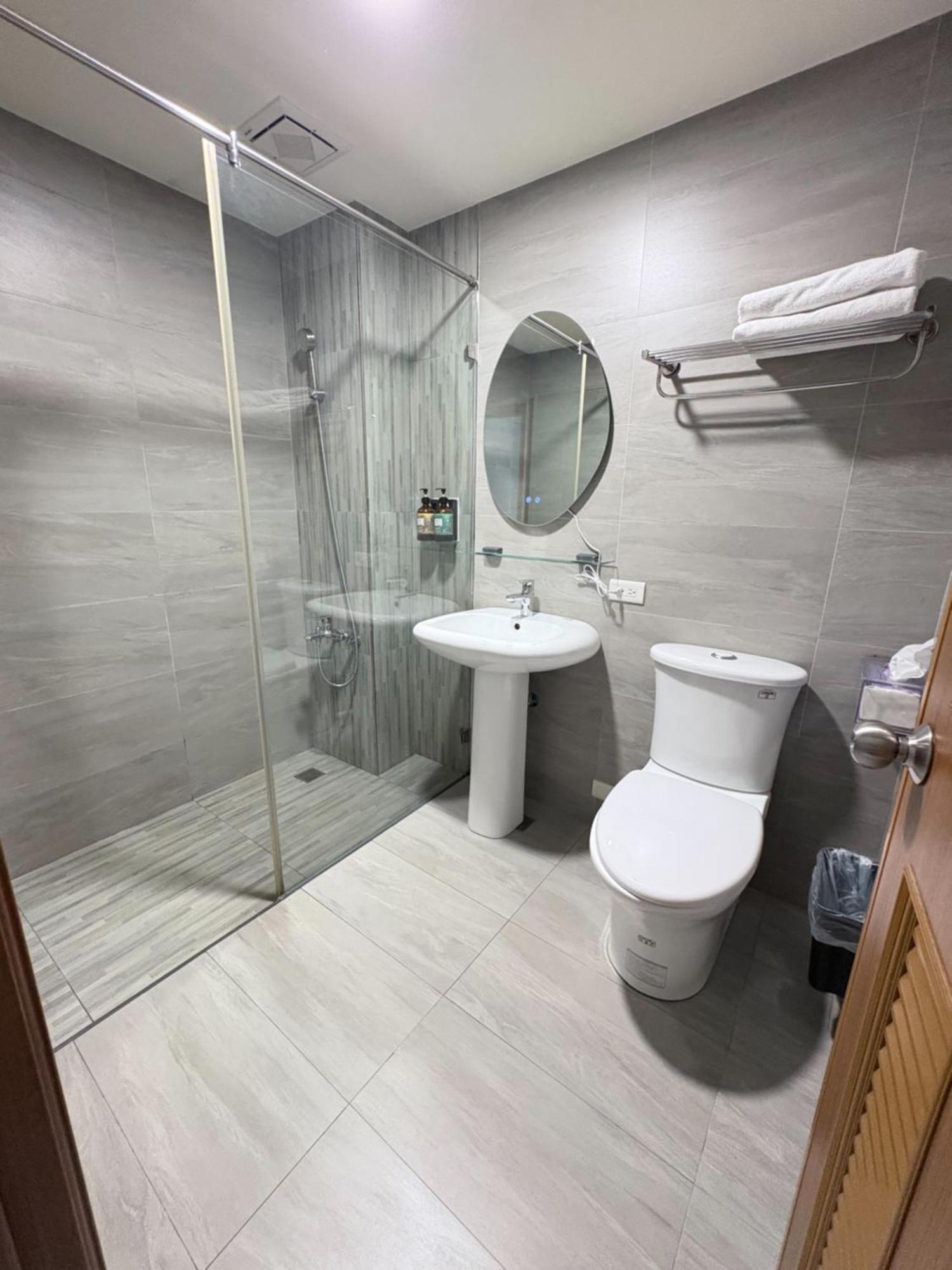 Kaohsiung Raifong Corner Homestay エクステリア 写真